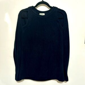 Black slit collar 100% cotton sweater from COS 2022 winter. Great condition M